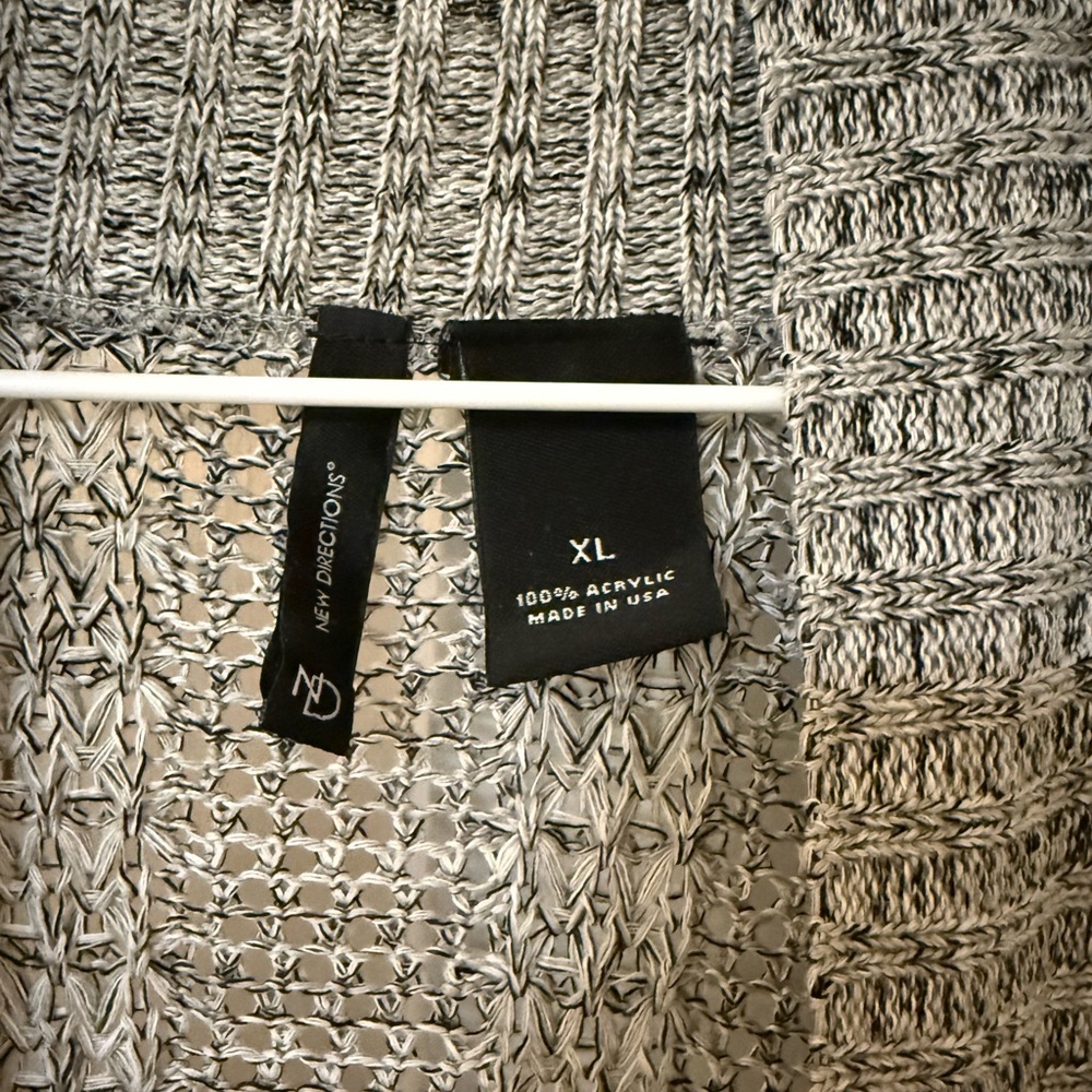 NWT Cardigan - Picture 4 of 4